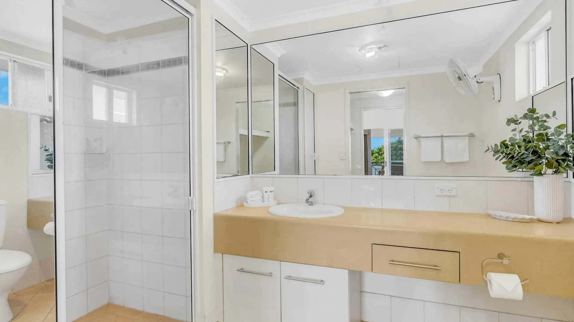 Water Views On The Esplanade Appartement Cairns Australië
